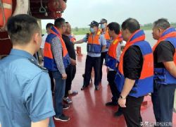 安徽芜湖：多部门联合整治长江裕溪口水域浮吊非法过驳
